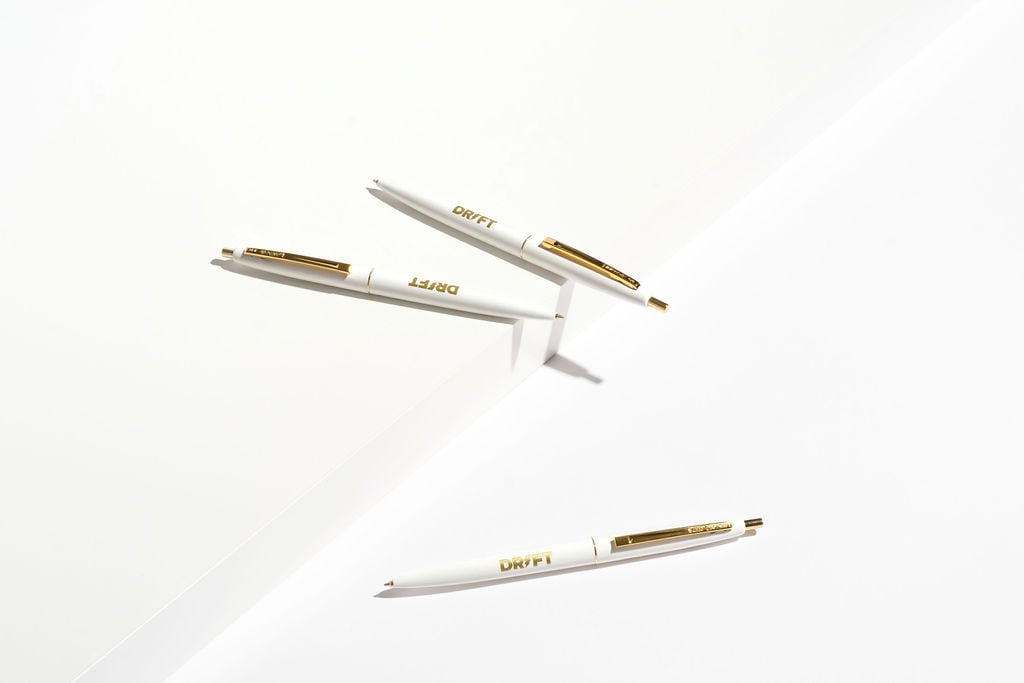 THE GOLD-ON-WHITE DRIFT PEN - image1