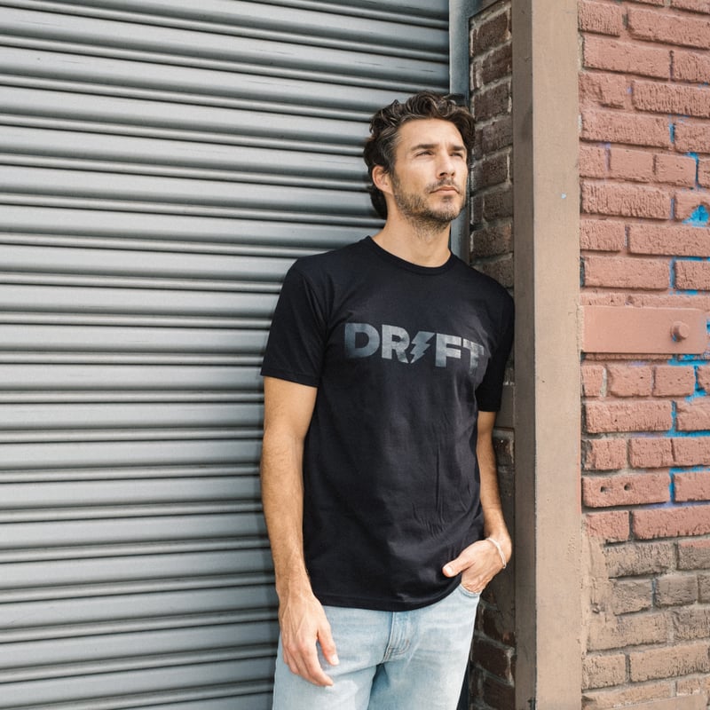 THE MONOCHROME CLASSIC DRIFT T-SHIRT